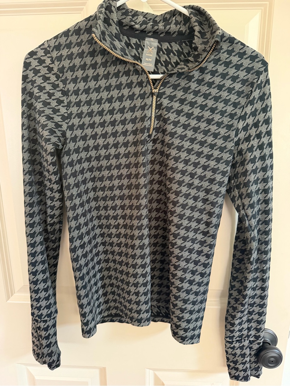 Rhone Womens houndstooth medium athletic 1/4 zip pullover with thumbholes